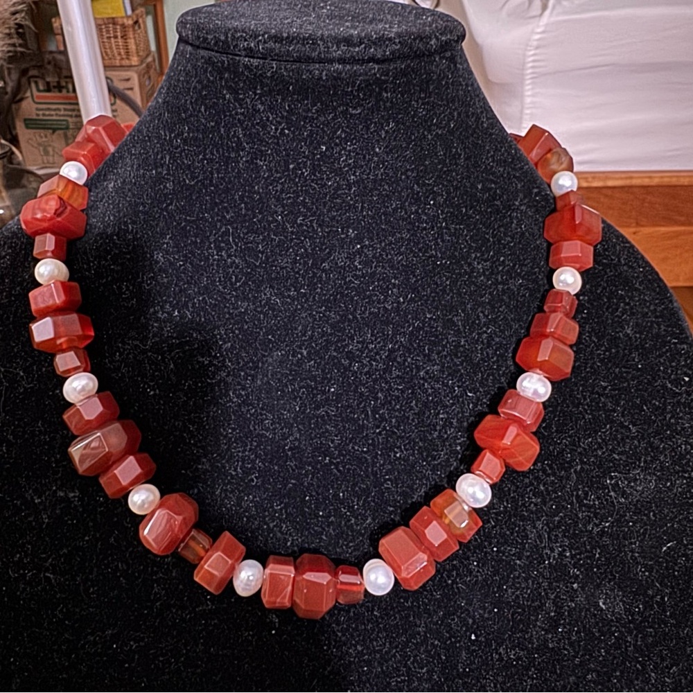 Elegant Red and Pearl Beaded Necklace